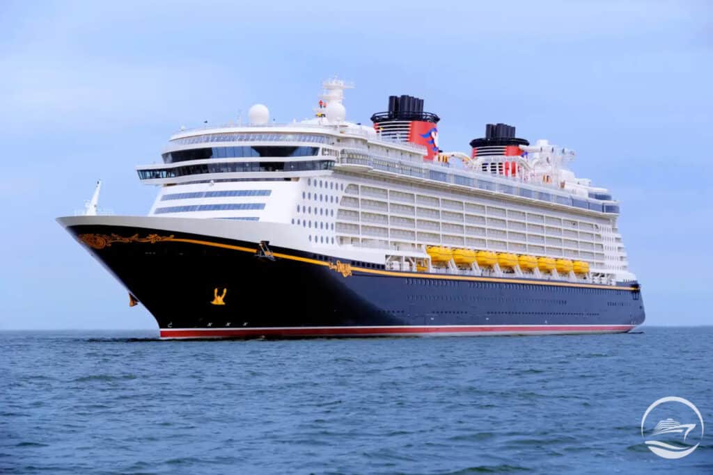 BeyondCruise's tweet photo. ICYMI:Disney Cruise Ships by Size, Age and Class (2022) https://t.co/bCcriMN3ZP @DisneyCruise #cruise https://t.co/VVxpEXIg2O