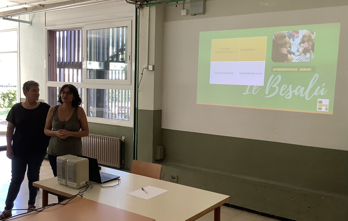 iegreda's tweet photo. Un plaer acollir la última sessió del seminari @CRPGARROTXA  dels IE de les Comarques Gironines. L'intercanvi d'experiències ha estat molt enriquidor: Aprenentatge de Servei de l'IE #Besalú, Acció Tutorial de l'@IEFrancescCambo i Treball per Projectes de l'@iegreda https://t.co/SFwjeHcOzv