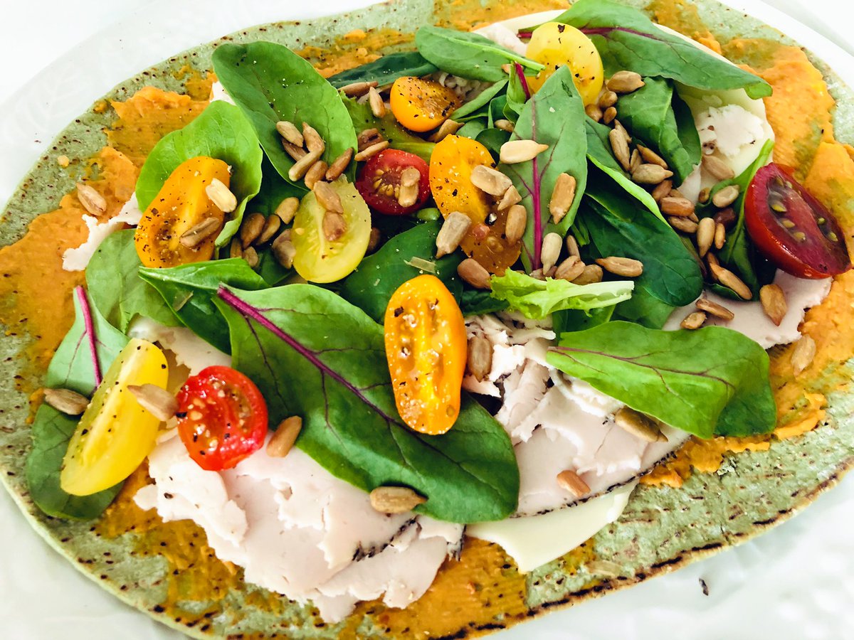 LeighTobes's tweet photo. Some recent #wraps~ Both w/ tomato-basil hummus, peppered turkey breast, provolone, #spinach🥬 &amp; 🌻seeds. No. 1 on Light Spinach flatbread w/ seas. #tomatoes🍅. No. 2 on habanero lime flour tortilla. #Readyformorefun? #basicallysalad🥗 https://t.co/4wTYClHbEE