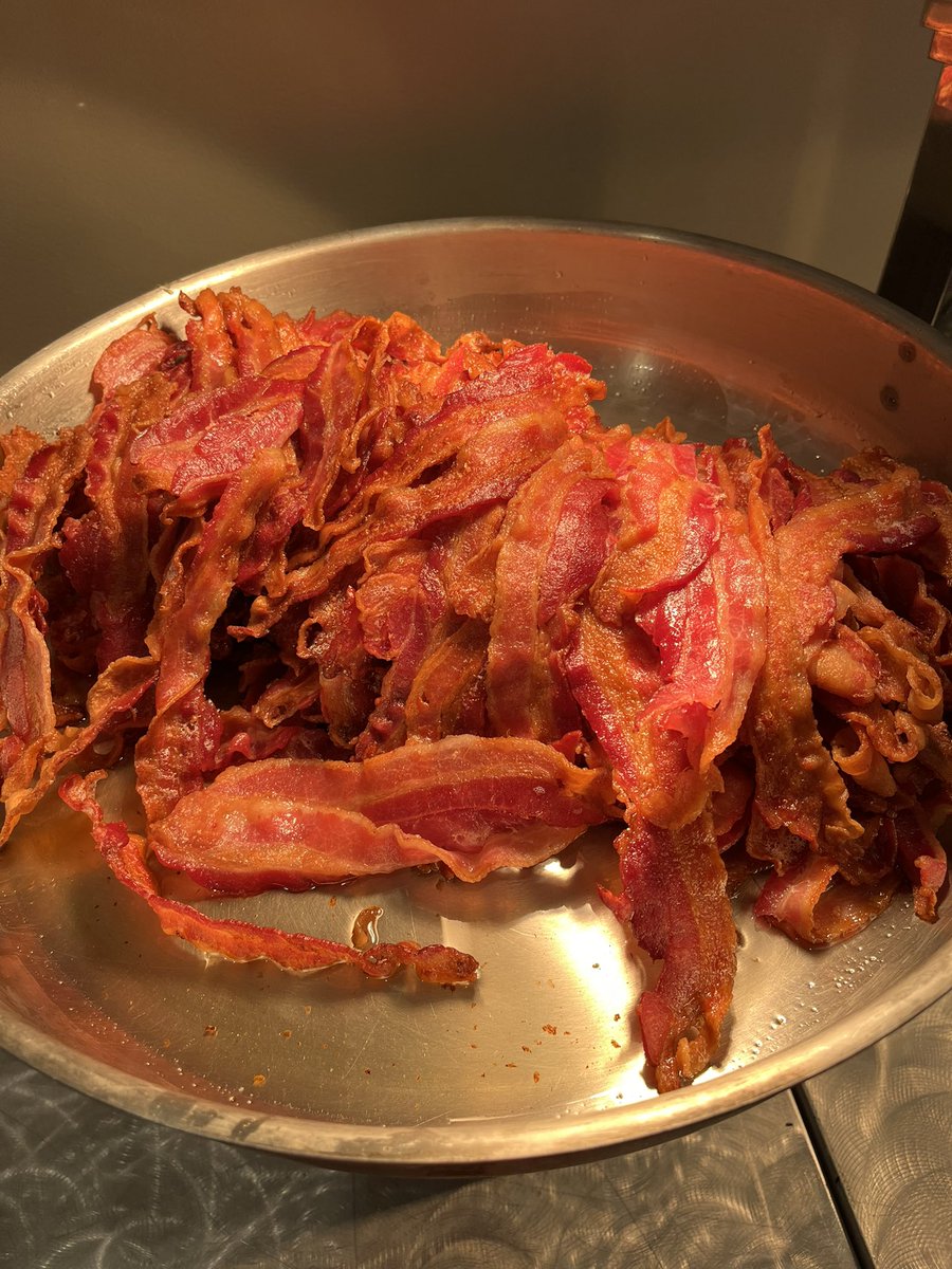 ppatsavas's tweet photo. Mmmmmmm… #showbacon https://t.co/W7J39wfsaO