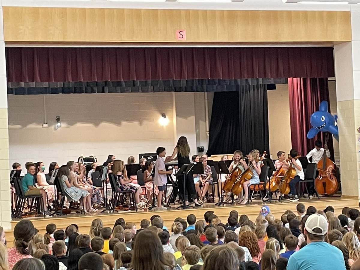 Congrats to our beginner band and orchestra! They put on quite the show today. #SMHorsePower #SMMindfulMustangs #DASDPride