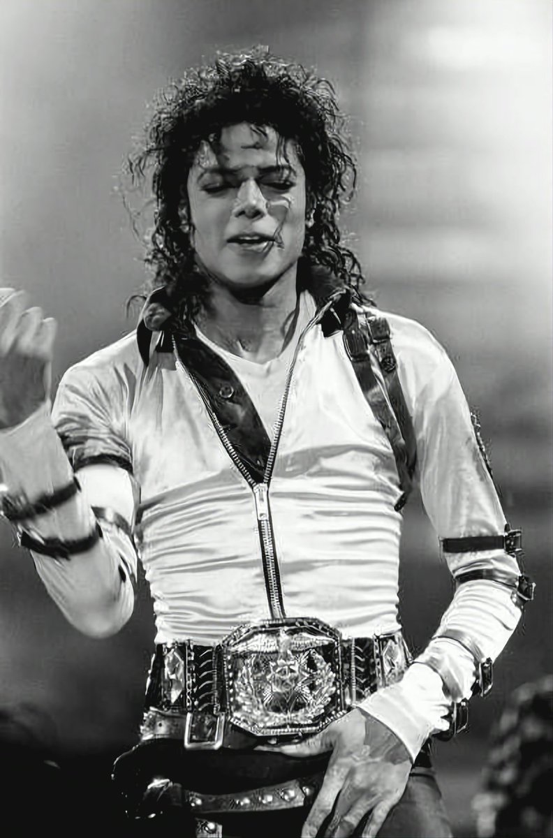 Venusg07Giusy's tweet photo. #MichaelJackson 
in its splendor🤗 https://t.co/WsbvNrrZqW