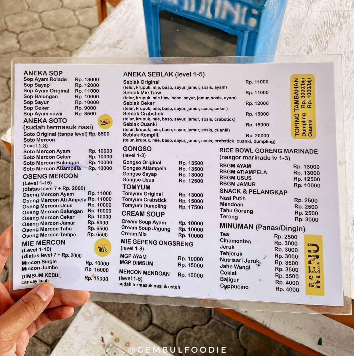 gembulfoodie's tweet photo. Pindahnya cukup jauh juga, tapi karena penasaran akhirnya sampai juga. Pantes aja sih banyak yang langganan, rasanya enak, porsinya banyak, dan harga 10 ribu sampai 20 ribuan aja https://t.co/SusqIuI7yc