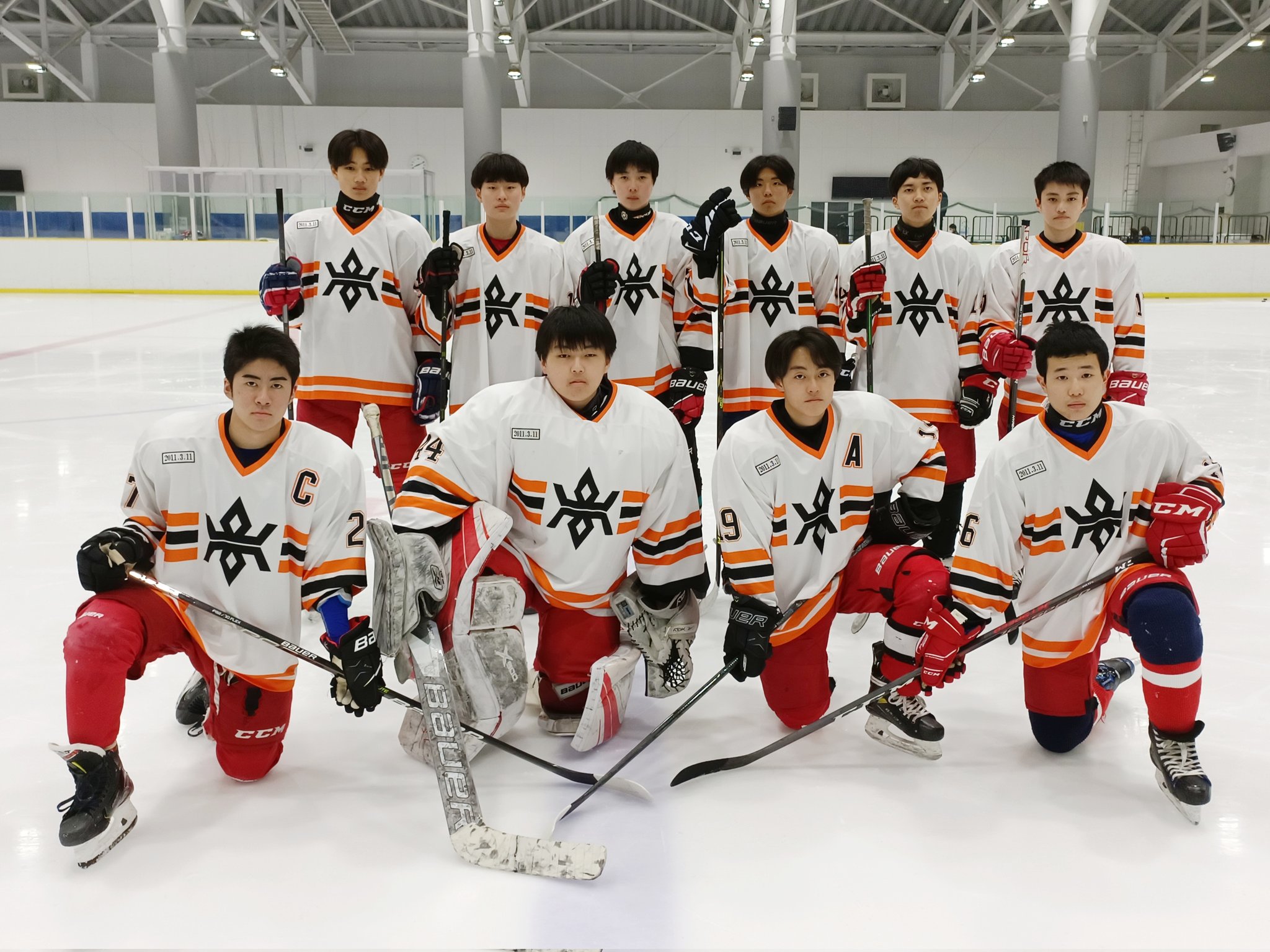 Hiroki Matsuoka 第17回全国高等学校選抜アイスホッケー大会 岩手県からは岩手県選抜として大会に参加致します 本日の練習参加者でプログラム用の集合写真を撮影しました アイスホッケー 岩手県アイスホッケー連盟 T Co T6dezrdozq Twitter