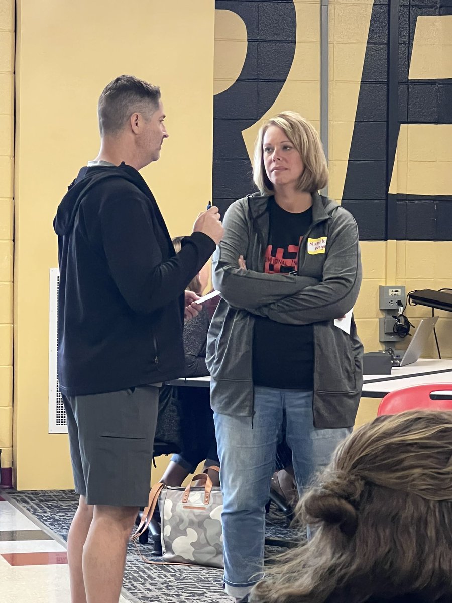 i2Conference's tweet image. #I2Conference participants took part in a Pause and Process: Block Party which is a learner-centered practice to help debrief and process information.  Teachers can use it with a variety of text, poems, articles, or whole books! 
#INelearn