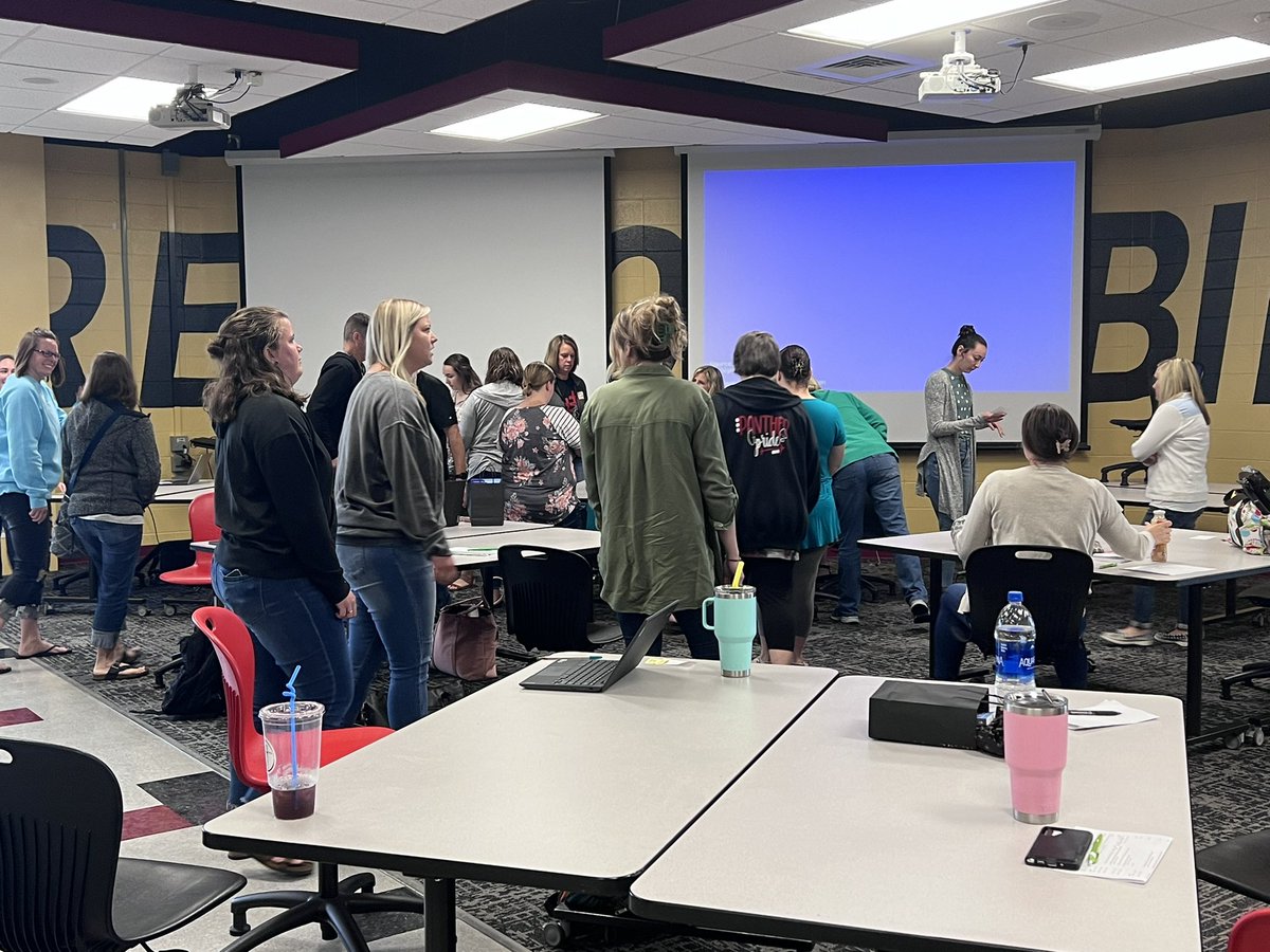 i2Conference's tweet image. #I2Conference participants took part in a Pause and Process: Block Party which is a learner-centered practice to help debrief and process information.  Teachers can use it with a variety of text, poems, articles, or whole books! 
#INelearn
