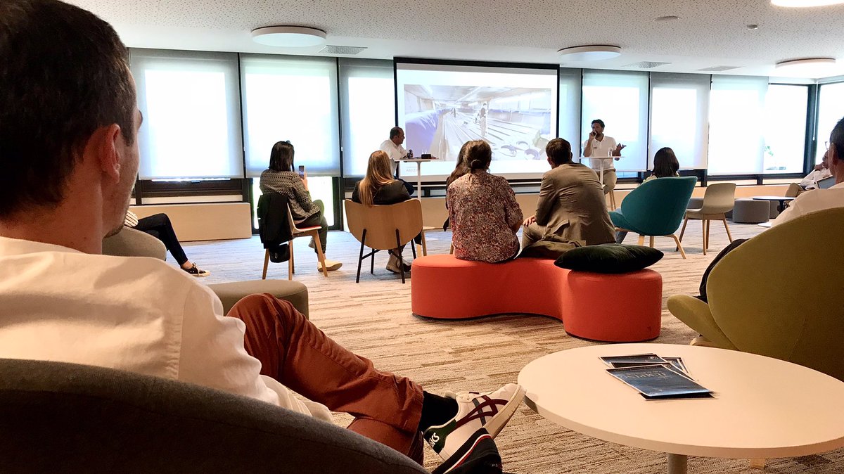 Aujourd’hui j’ai pu assister à un #ClubArkea en compagnie de <a href="/yoannrichomme/">Yoann Richomme</a> au siège du <a href="/cmarkea/">Crédit Mutuel Arkéa</a> ⛵️

✅ Le skipper <a href="/TeamPaprecArkea/">Paprec Arkéa Team</a> à la rencontre des collaborateurs. 

Mention spéciale pour <a href="/olcremet/">Olivier Crémet</a> à l’animation 🎤