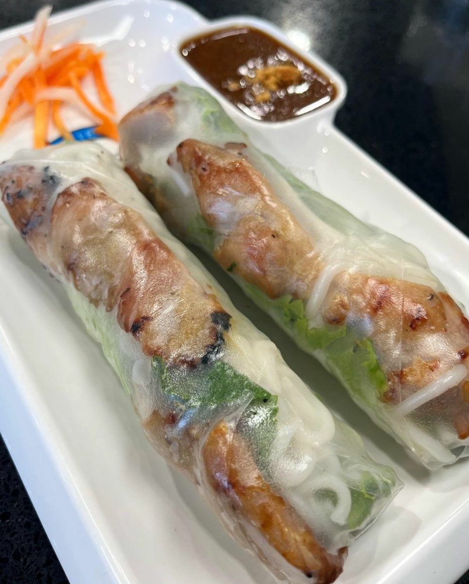 torontopho's tweet photo. ROLL with us & your belly will always be thanking you! 😜
Available Options:
💫Deep Friend Spring Roll
💫 Grilled Chicken Roll
💫 Shrimp Roll
💫Grilled Beef Roll
💫Pork & Shrimp Roll
💫Grilled Pork Roll
📸 @foodeez.galore
#torontopho #springrolls #instafood #yyzeats https://t.co/5e9BtGtf4H