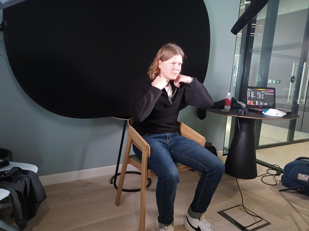 SunderlandUK's tweet photo. Have you seen the latest technology on display in the city centre this weekend? Our unique @Animmersion holographic heads are telling their stories of #Sunderland and you can be part of it! Share your memories and future hopes - let’s get #SmartTalking 👇
https://t.co/VdIAuVMPIv https://t.co/J4ouXiuWhn