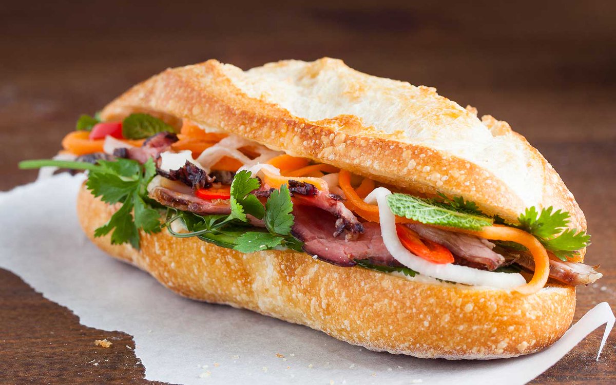 TheFoodIcon5's tweet photo. 🥪 Banh mi🥪

The banh mi is an airy and crunchy French baguette, stuffed with an ever-varying combination of meats, vegetables, and sauces

➡️ Follow for more details
https://t.co/6IKm6H4EPr

 #banhmi are #vietnamesestreetfood #bunbohue #bánhmì #ngon #bahnmi #vietnamese https://t.co/pNDptpBrKa