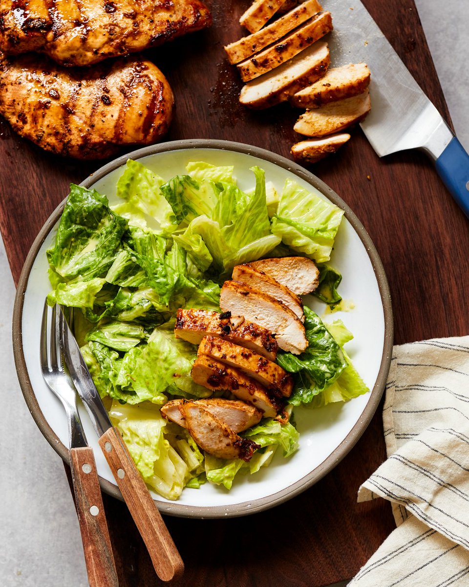 FoodSocial_io's tweet photo. There is something about a big delicious caesar salad to compliment your entree (or served by itself), so we thought we would share @theprimalgourmet1's Whole30 Caesar!

https://t.co/htUFbtGAns

#chickencaesarsalad #caesarsalad #grilledchicken #whole30 #paleo #primalgourmet https://t.co/nTERkrgCHU