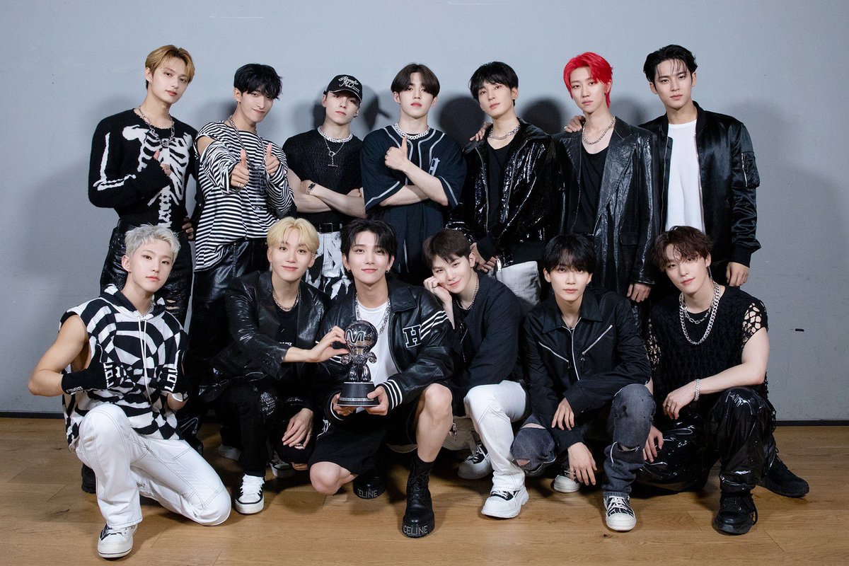 SVT0526_WOOZI's tweet photo. 💖🏆 220602 엠카 #HOT1stWin 🏆💙 https://t.co/AvTlCikntZ