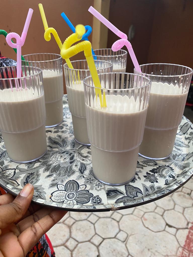 KunleScott's tweet photo. For all your Tigernut drinks, Spicy Zobo drinks and Small Chops, kindly send us a DM via this link https://t.co/HjQvh6SVat

We deliver nationwide!

#GraceRedefined https://t.co/Myte6yFYs9