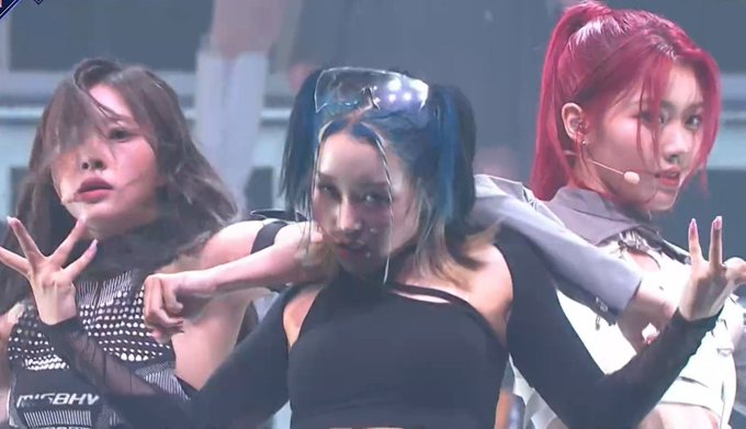 sxiaozone's tweet photo. og centers slaying since the beginning of queendom https://t.co/1WGVMFIU9t
