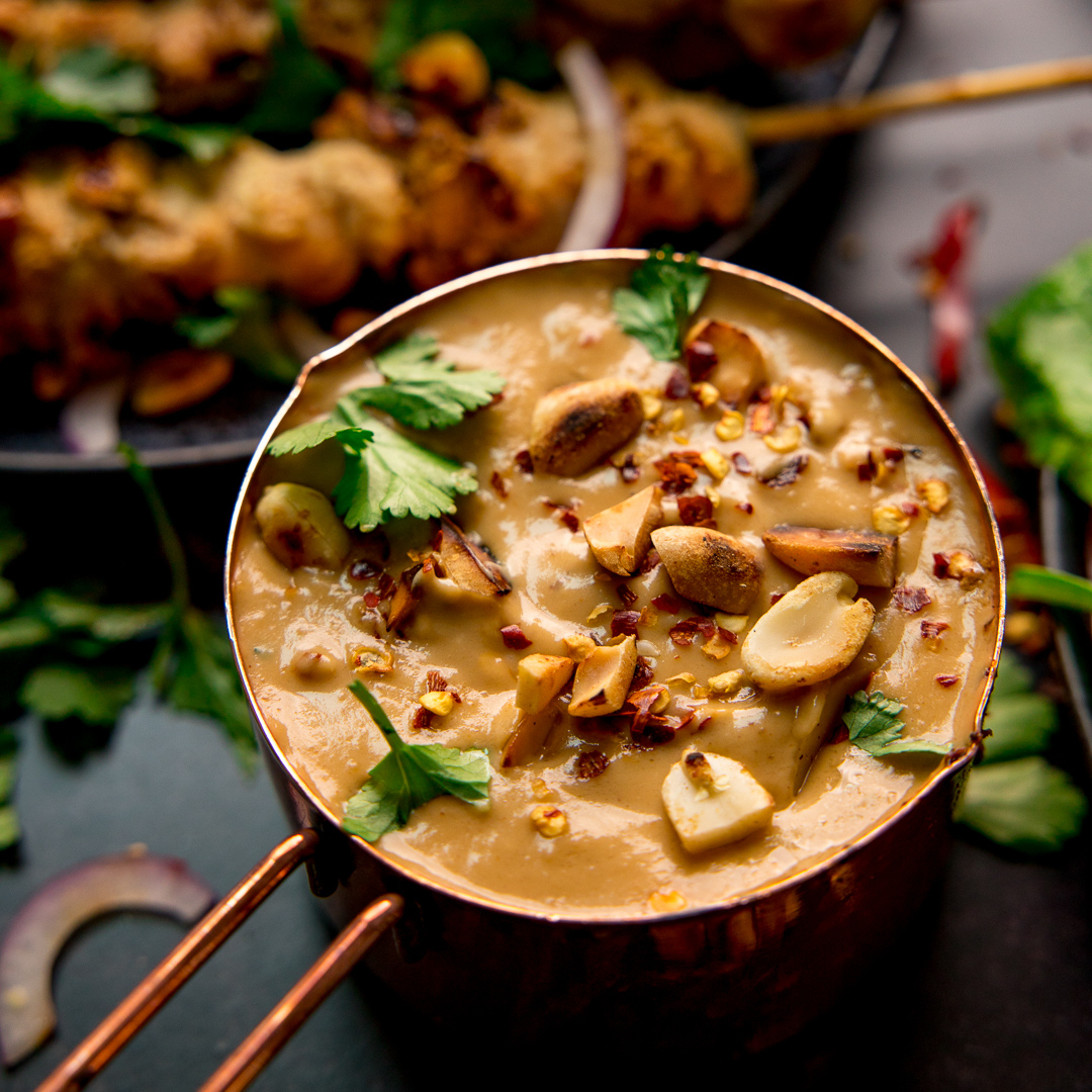 KitchenSanc2ary's tweet image. This easy 10-minute Satay Sauce Recipe makes a great dip for chicken, pork or vegetable skewers. 
Smooth &amp;amp; creamy with a little chilli kick!🌶😋😍

⁠kitchensanctuary.com/easy-satay-sau…
#sataysauce #peanutbutter #quickrecipe
