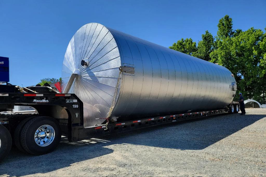 Bendeltanks's tweet photo. Featured project: 40,000 Gallons of oil storage for a #foodprocessing plant expansion in Midwest, 156" OD x 492" Lg., 304L #stainless &amp; #insulated. #API650 design. Excellent teamwork! #foodproduction #agricultural #quality 
https://t.co/DizLMxVGeb
#bendeltank
#foodandbeverage https://t.co/mpdEDGxx7j