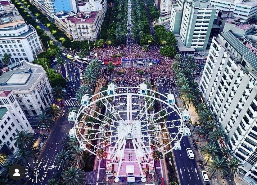 Celebración del ascenso a primera división de la <a href="/U_D_Almeria/">UD Almería</a> en la rambla de #Almería
<a href="/Costa_Almeria/">Costa de Almería</a> 
📸 Almeríaconaltura