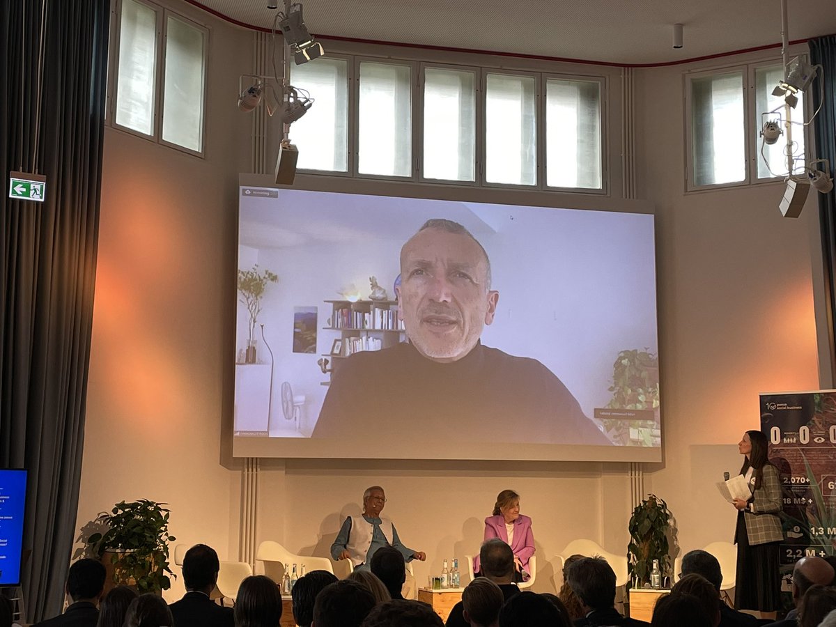 Robin Hodess tweet media