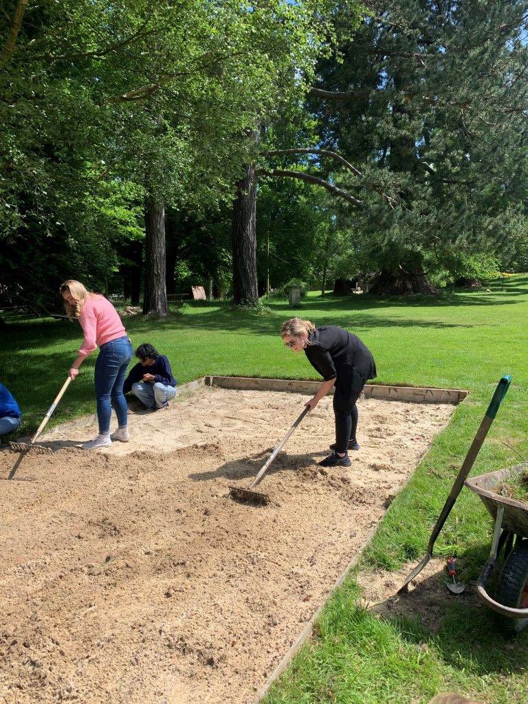 Logistics UK tweet media