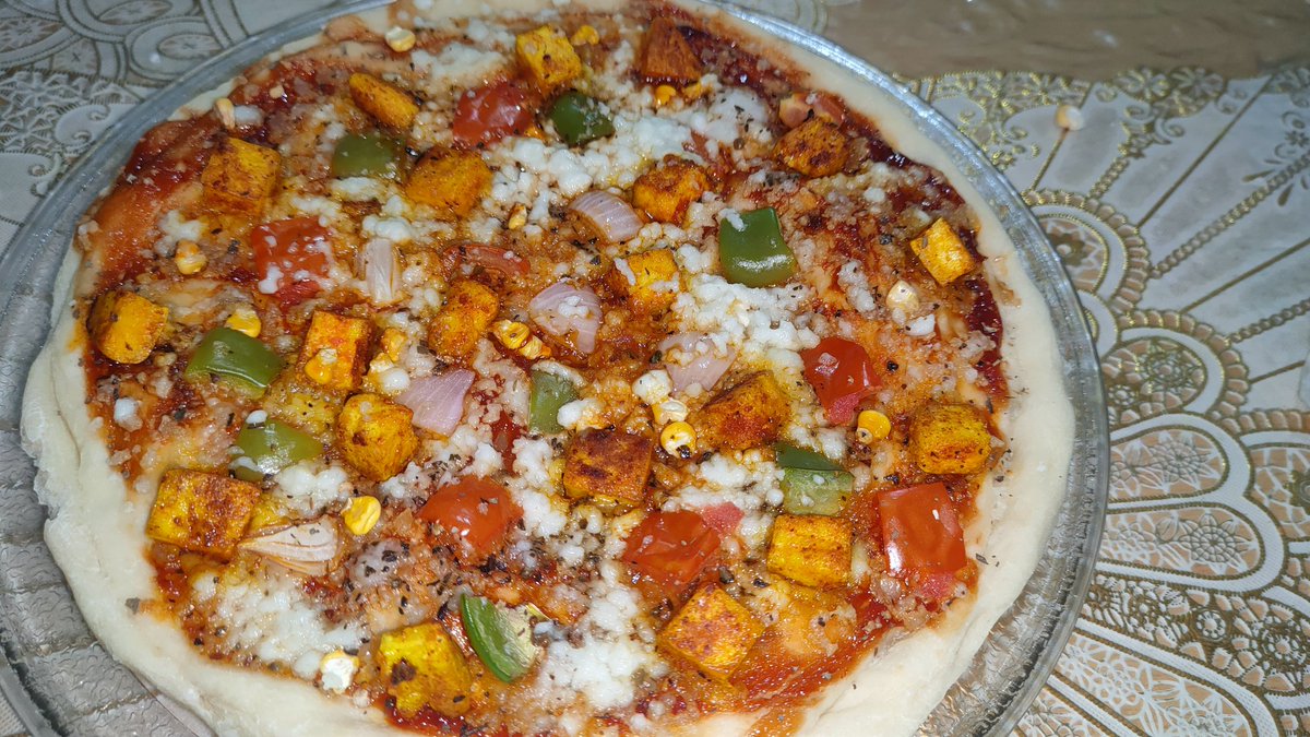 FOODFork1's tweet photo. https://t.co/DoJRi45Po4
#pizza #homemade #homemadepizza #paneer #paneerpizza #cheeseburst #cheeseburstpizza 
Very delicious and perfect pizza to make at home, you would love the taste! Please like my video and subscribe my channel and share my recipes to everyone https://t.co/TTMbLCBkcD