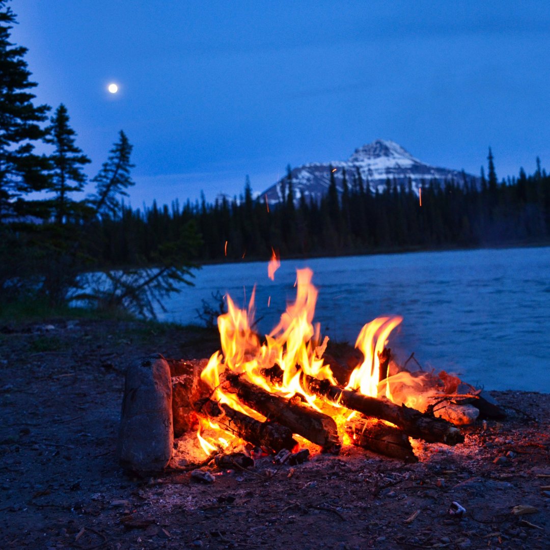 UnitronUS's tweet photo. After a long day of adventuring, settle down and listen to the crackle of the fire like you’ve never heard it before.

Make your adventures count with Unitron Blu: https://t.co/nPT95IAn5Q

#UnitronBlu #OutoftheBlu #Campfire #LikeYouHaveNeverHeardItBefore https://t.co/9YZlKfOSa6