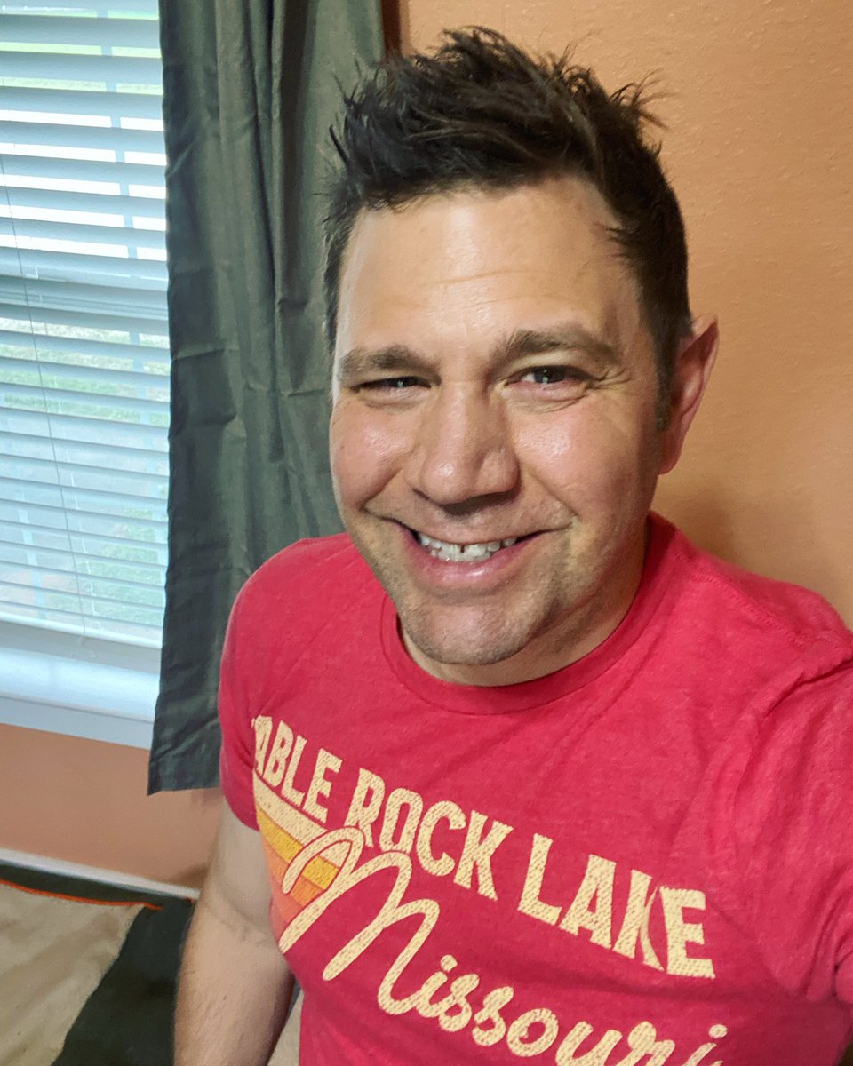 mendonhale's tweet photo. Smiling (with teeth) because I gotta fun weekend of shows ahead!
Tomorrow - Coleman, TX
Saturday - Glen Rose, TX
Sunday - Weatherford, TX
#countrymusic #country #texas #livemusic #learningtosmile #missouri https://t.co/ugdVuURwRS