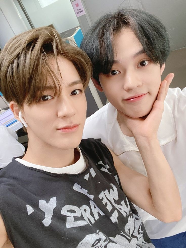 jeongyunonly's tweet photo. Get well soon, Jeno and Chenle. We will be praying for your fast recovery. Please get a lot of rest and don't worry about us ~ we will be waiting for the both of you ♡ Don't forget to eat a lot of healthy foods. https://t.co/DOrnJtyqE8