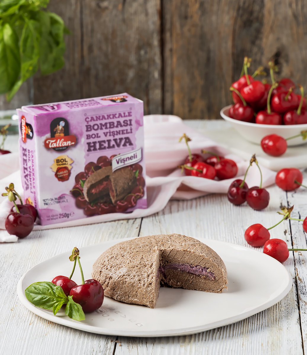 Tatlan_Helva's tweet photo. Bom! Bom! Bom! Duydunuz, her ısırıkta lezzet patlaması.🤩😋

Yazın diş kamaştıran meyvesi vişne ile %100 doğal helvanın mükemmel uyumu. Bu lezzet deneyimi sadece ve sadece Tatlan Çanakkale Bombası ile yaşanır.😉

#tatlanhelva #çanakkalebombası https://t.co/GhH67fSzkt