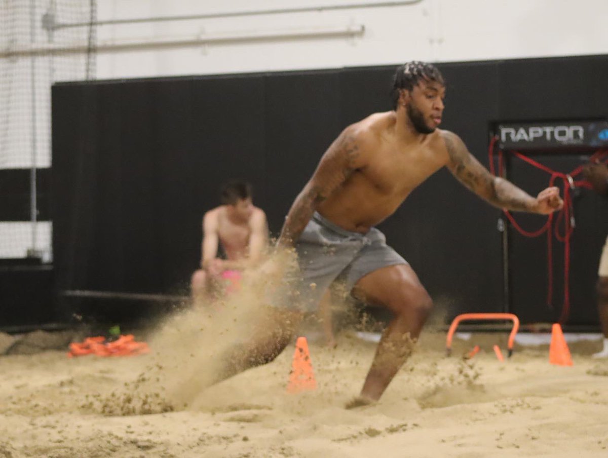 _TheCompound_'s tweet photo. The sand is officially here, come get in the pit and expand your athletic ability!
Book online at
https://t.co/e27zOCpPVL
Or call us at 586-884-4199
For more info‼️
#hota #homeoftheathlete #thecompound #sandtraining https://t.co/sMj73TpL5l