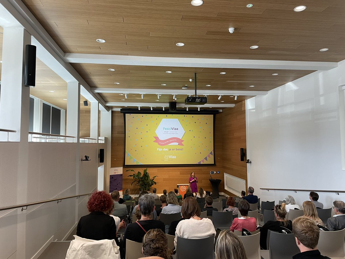 🥳 Feestje bij <a href="/viaa/">Via</a> <a href="/SamenViaa/">Werkplaats SD Zwolle</a> vandaag! 20 jaar Centrum voor samenlevingsvraagstukken, dat is zeker een gebakje 🍰 waard. Gefeliciteerd allemaal!