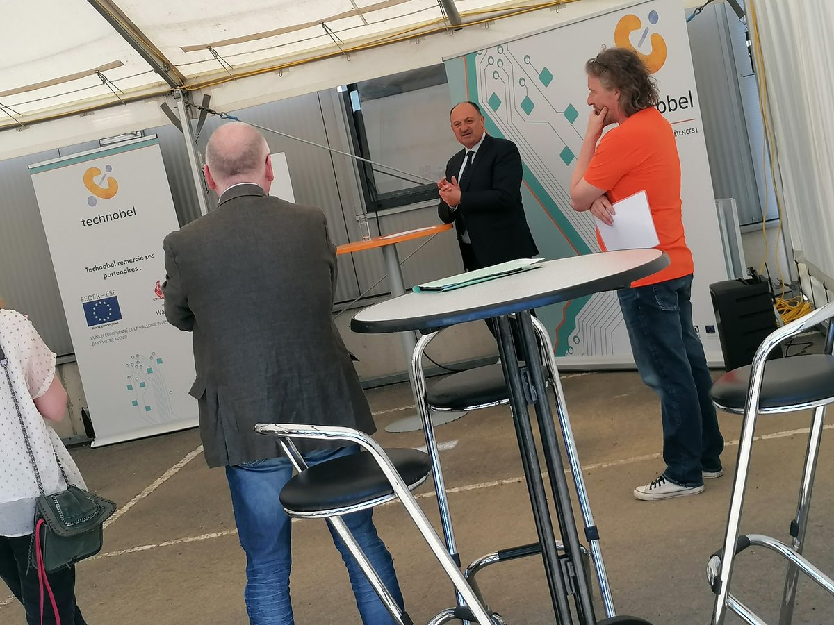 Julie Henry tweet media