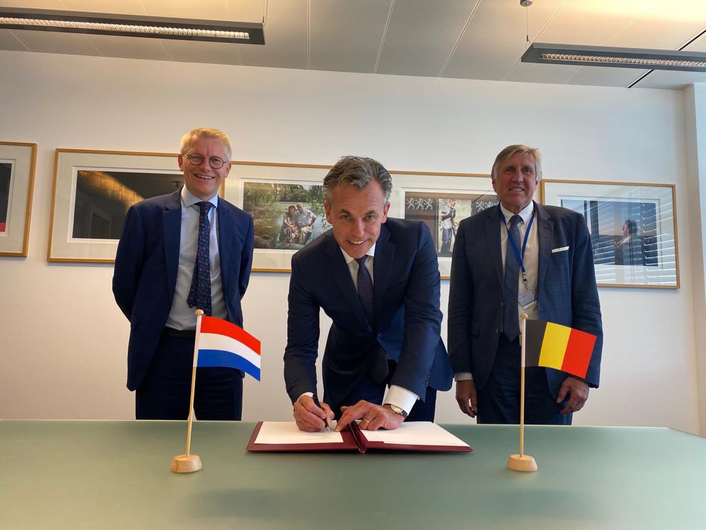 The Netherlands is a cycling country, together we have 23 million bicycles. Today Minister <a href="/markharbers/">Mark Harbers</a> signed the international bicycle declaration, during the EU Transport Council. The EU motivates people to cycle more. The bicycle is sustainable and good for your health!🚲✅