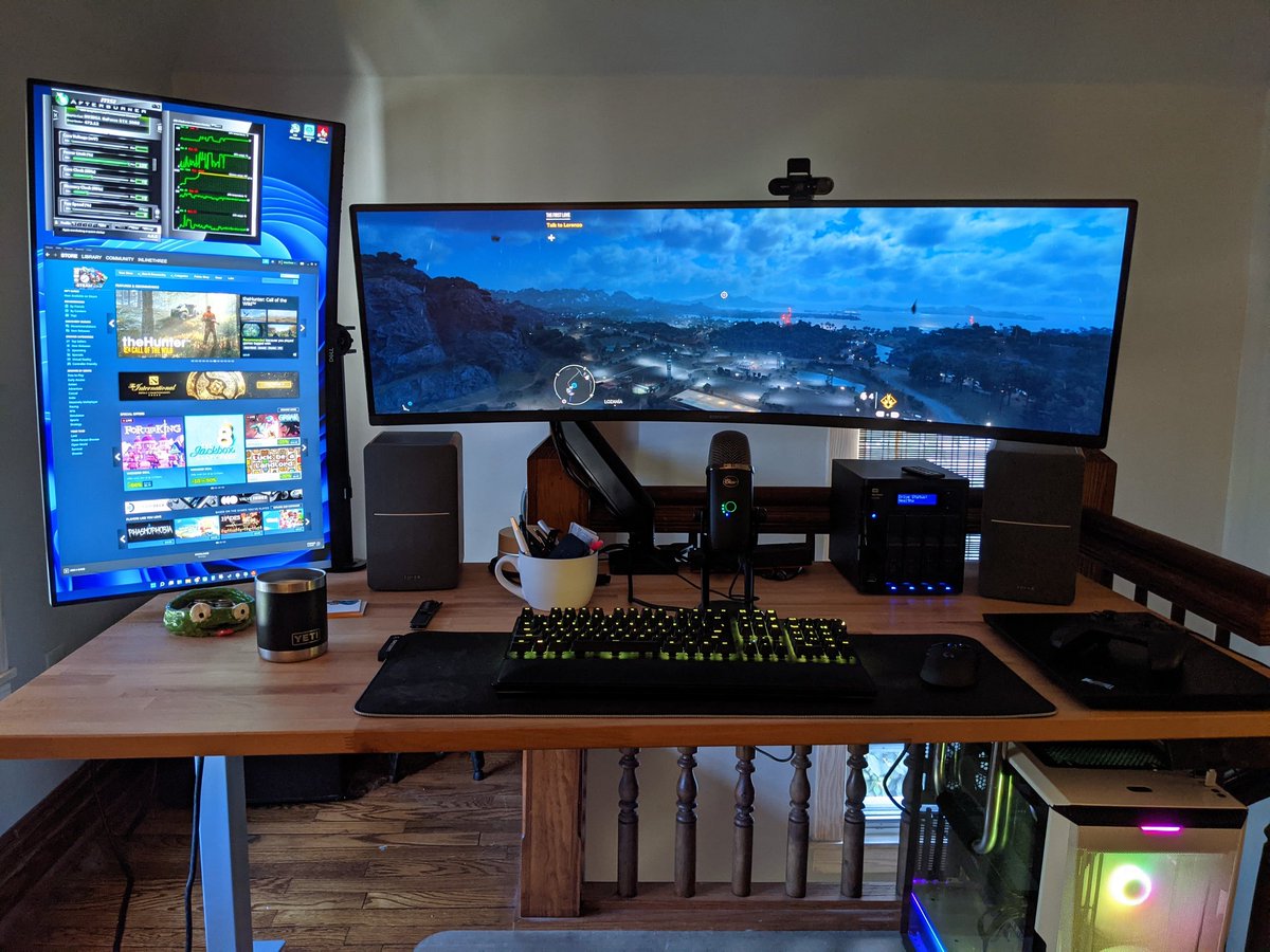 matth1138's tweet photo. @LinusTech Ultrawide chaotic neutral https://t.co/oKhByY62Bj