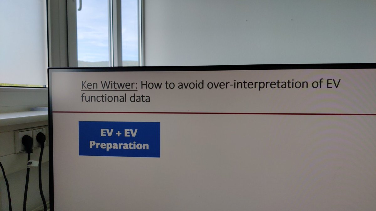 science_w_iris's tweet photo. First things first, updating the team about #ISEV2022 and how not to over-interpret our data with @KennethWWitwer https://t.co/e1Q5AsrVU9