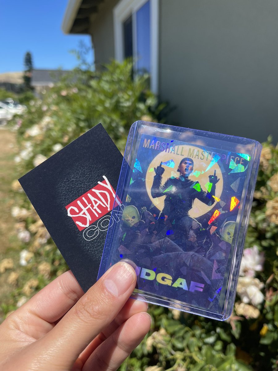 Jayhoangdesigns's tweet photo. Special NFT Card for a customer from the UK! This card design was from Shady Con NFTs where it features Eminem fighting off aliens. #NFT #NFTCommumity #nftcollector https://t.co/VhRVc1ywKE