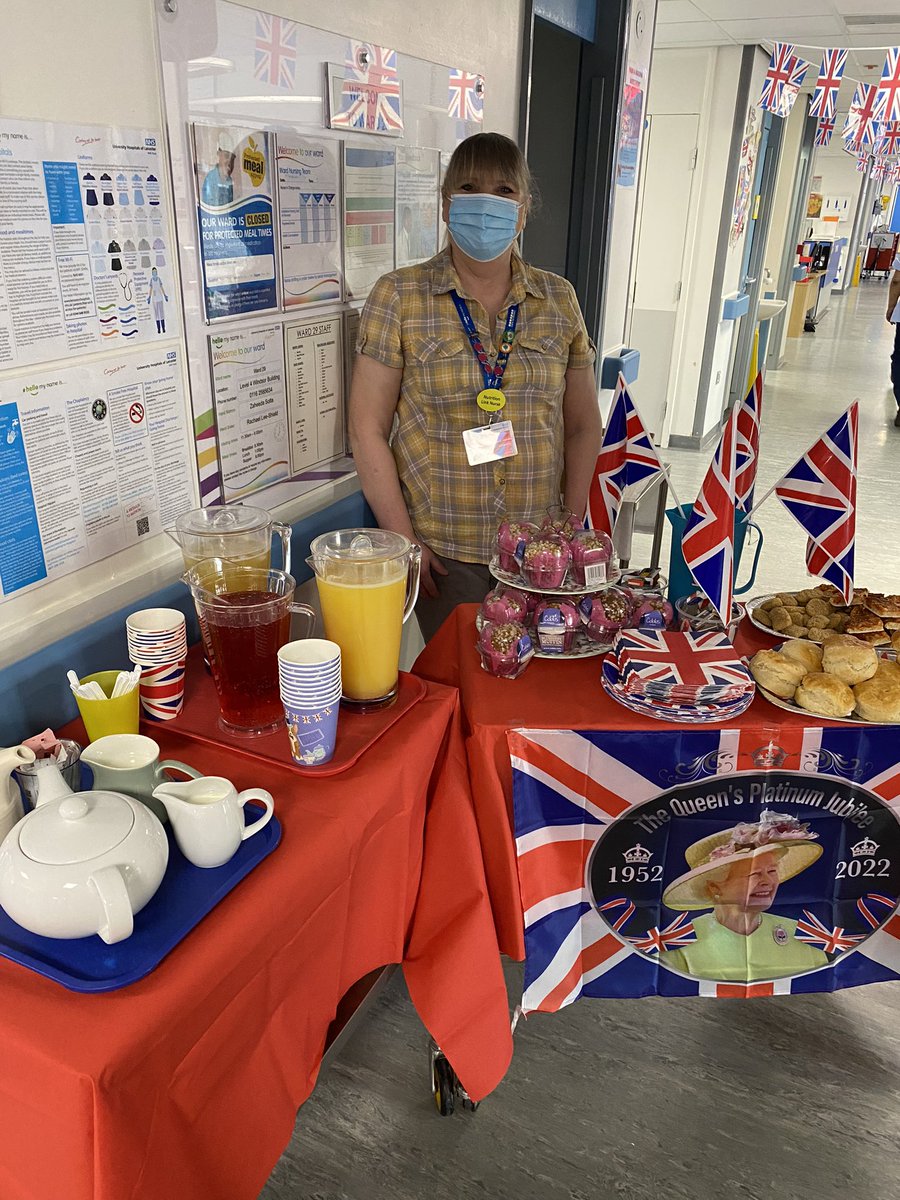 Jayne - our nutritional link nurse did a fantastic job alongside UHL catering to provide our patients with a Jubilee picnic! ♥️ extra nutrition and smiles all round!