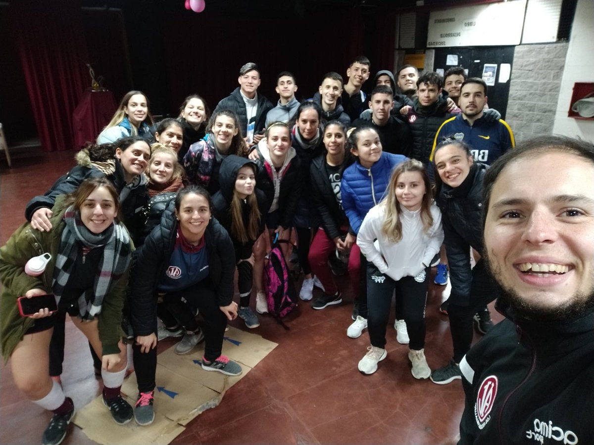 LuroBafi's tweet photo. No hay frío que nos detenga...!
Villa Luro Futsal Bafi 🇱🇻❤ https://t.co/lISV04QGAJ