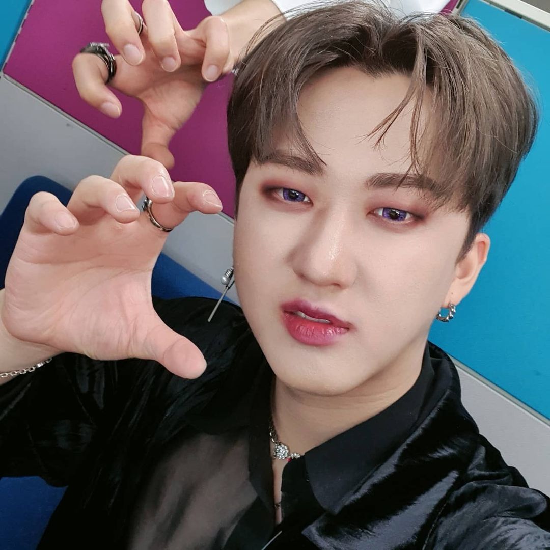 myeoncas's tweet photo. changbin pretty boy &amp; selfie genius 🖤
#Changbin #창빈
#셀카천재_여기왔다 https://t.co/B97lpNFC2C