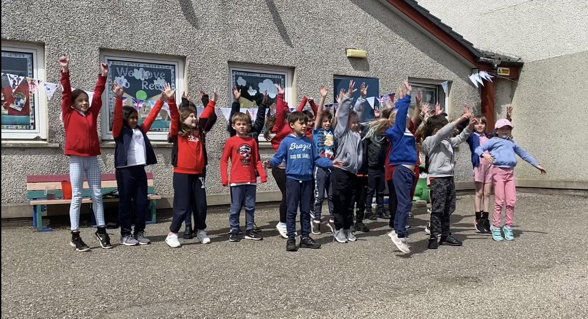 Miss Maxwell tweet media