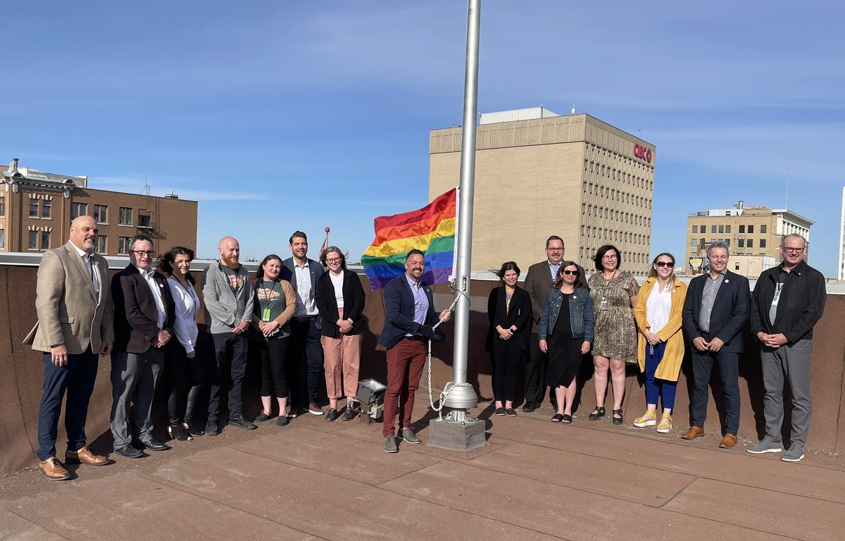 StoonPubSchools's tweet photo. This morning we raised the Pride flag at Central Office. Thank you to the members of our division’s Pride Network for joining us and doing the honours. This flag represents our commitment to providing safe, caring and accepting spaces for our students &amp; staff. #spslearn https://t.co/1WAVkIt2UJ