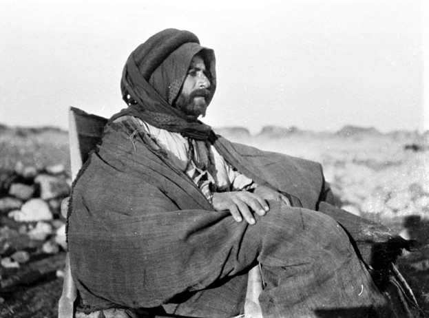 AOraifi's tweet photo. الشيخ قبلان بن حمود الدعجة في الموقر بالأردن في فبراير 1900 م . أرشيف جيرترود بل . https://t.co/ygHo4mDl4j