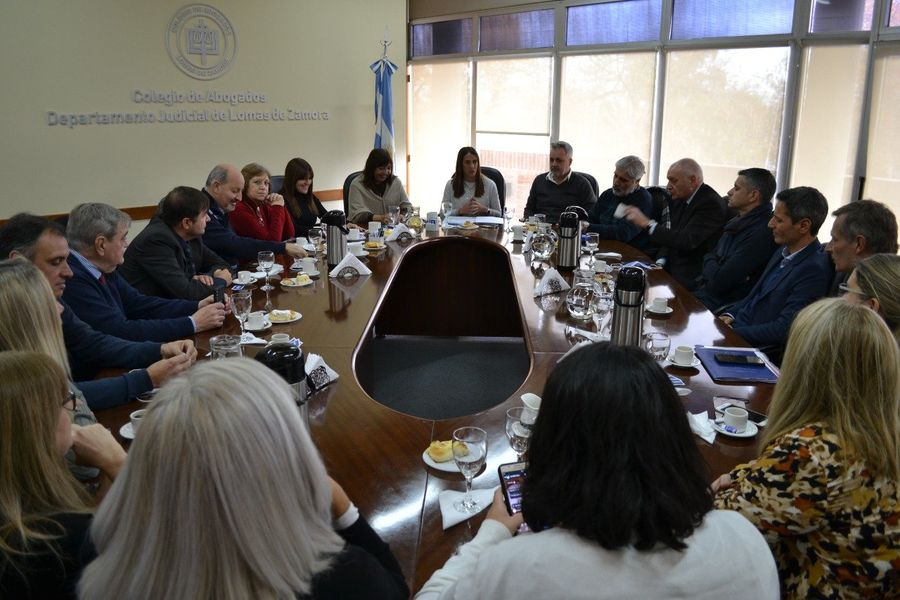 calzlomas's tweet photo. 📌Se llevó a cabo la reunión del Consejo Directivo del #CALZ, donde se les dio la bienvenida a los nuevos consejeros que comenzarán sus funciones a partir de este año. https://t.co/tSOSJvjMTT
