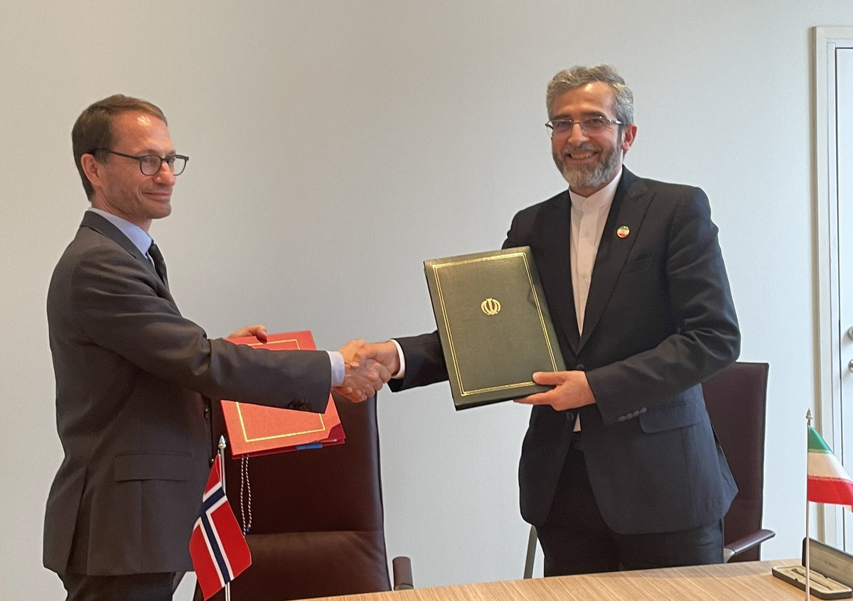 Norway &amp; Iran has signed a MoU on bilateral consultations

Thank you  <a href="/Bagheri_Kani/">علی باقری‌کنی</a> for constructive &amp; frank consultations on bilateral coop., #HumanRights &amp; regional issues

Encouraged #Iran to fully cooperate w <a href="/iaeaorg/">IAEA - International Atomic Energy Agency ⚛️</a> &amp; swiftly reinvigorate #JCPOA