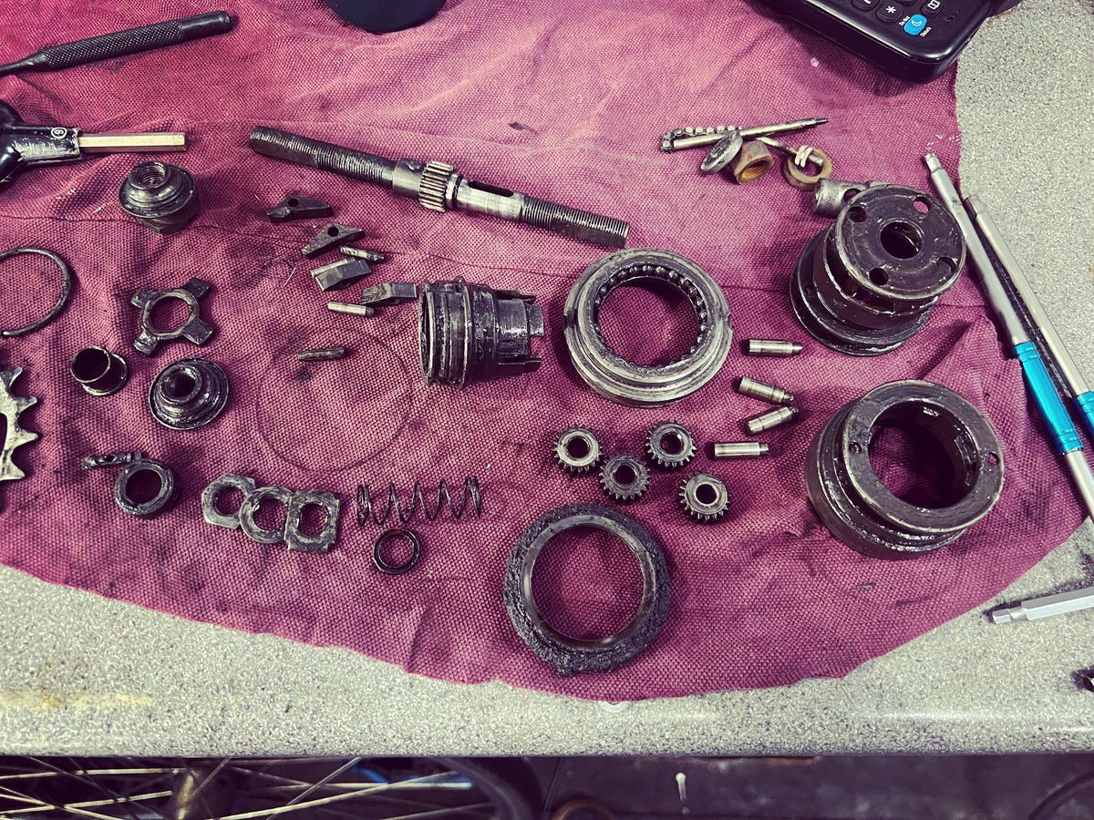 Very happy new customer who walked into just the right shop with her non working 1989 #sturmeyarcher hub to find me that’s been rebuilding them for over 15 years. With a few new parts and some nice fresh grease will be working perfectly again #workshop #hubgear #repair #tooting