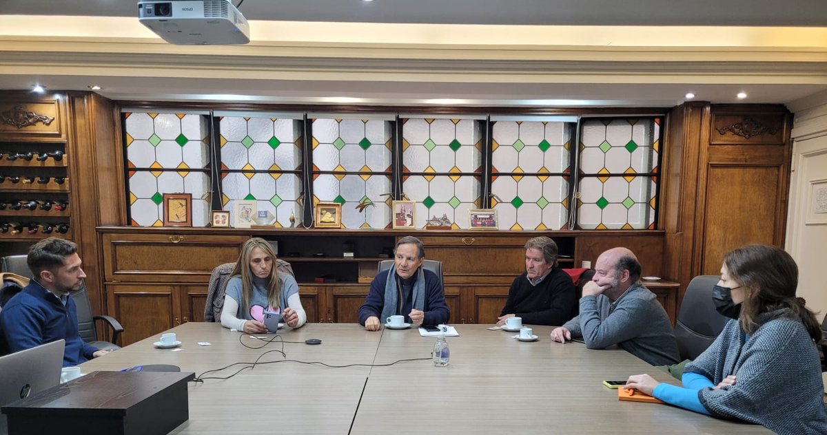 promendoza's tweet photo. Nuestro gerente @mariolazzaro encabezó una reunión preparatoria para la próxima Misión Comercial a #Perú y #Ecuador de la cual participarán empresas de franquicias.

@BNchocolates #Tijeritas #OmegaSaneamiento #FamiliaDelOlmo @NicoSuraci https://t.co/j7mX3dzqqU