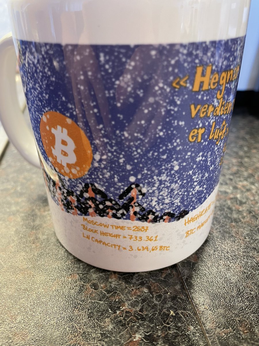 fishbanana21's tweet photo. Når nye koppen fra @100billnok dukker opp i postkassen så er det bare å finne frem håndkverna og kverne litt kryptokaffe fra @KaffiNistad ☕️🧡
#kryptokaffe #bitnor #Bitcoin https://t.co/0CBM6Z6MxQ