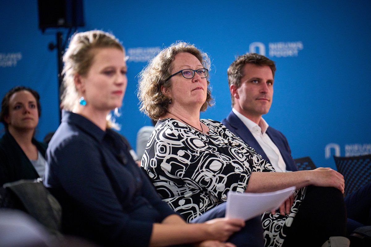 SterkNoordNL's tweet photo. We kijken terug op weer een geslaagde editie #noordinnieuwspoort!  Grote dank aan sprekers @JoukedeVries @EricaSchaper @NellekeVedelaar @CarineBloemhoff en SG @MinisterieSZW en alle aanwezigen voor hun komst. 🙌 Samen aan de slag voor een innovatieve arbeidsmarkt 💪 #NoordNL https://t.co/wQTK5WiXyR