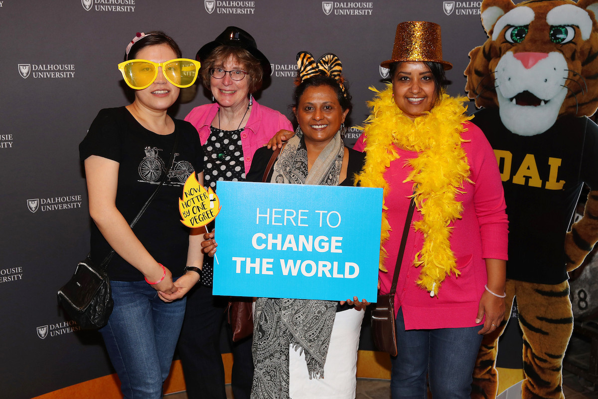 As a #DalGrad are you celebrating an accomplishment, win or milestone event - or do you know a #DalAlumni that is? Why not tell your #classmates on our 'Class Notes' webpage? They'd love to know - and so would we.

Don't wait! Tell us today: ow.ly/THqB50JamIJ

#DalGrads