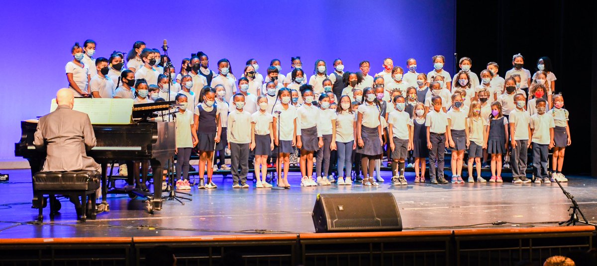 Congratulations to Mr. Lehman and the @BarnardES2 choir on an amazing performance at the @dcpublicschools Performing Arts Festival! 👏👏👏