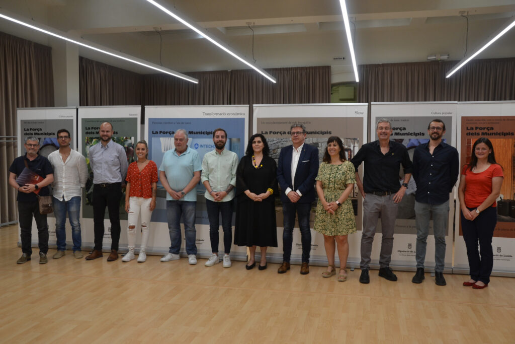 DiputacioLleida's tweet photo. 📢Presenten el nou projecte entre la Diputació i la @FundacioFCB per fomentar la integració social a través de l’esport als municipis de #Lleida, #Tàrrega, #Guissona i #Tremp✅
#Futbolnet #laforçadelsmunicipis
ℹ️👉https://t.co/E6Xn9MjaIC https://t.co/RcgsbVasLm